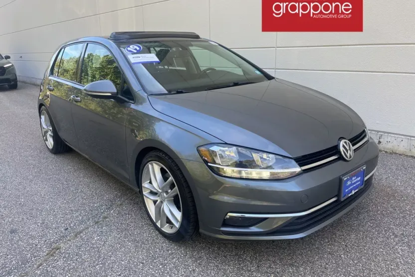 2019 Volkswagen Golf TSI SE photo 1