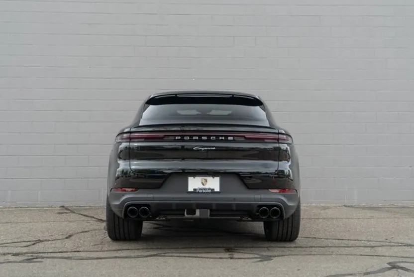 2026 Porsche Cayenne Coupe photo 1
