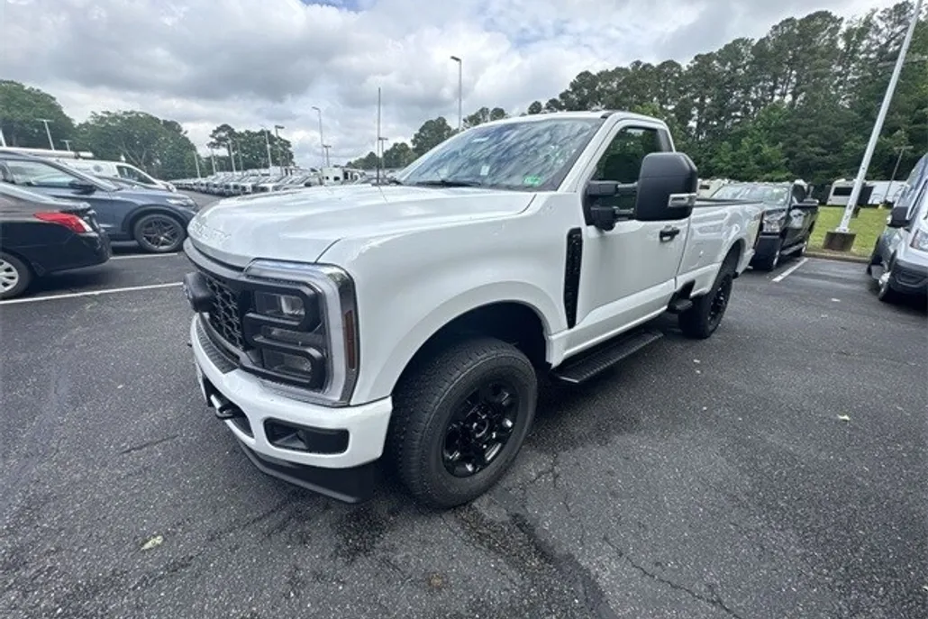 2025 Ford F-350 XL photo 1