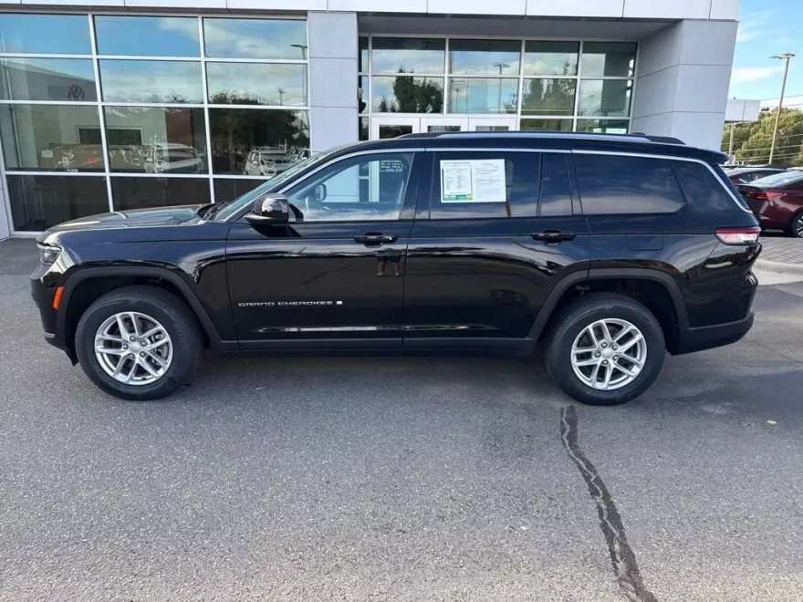 2021 Jeep Grand Cherokee Laredo photo 1