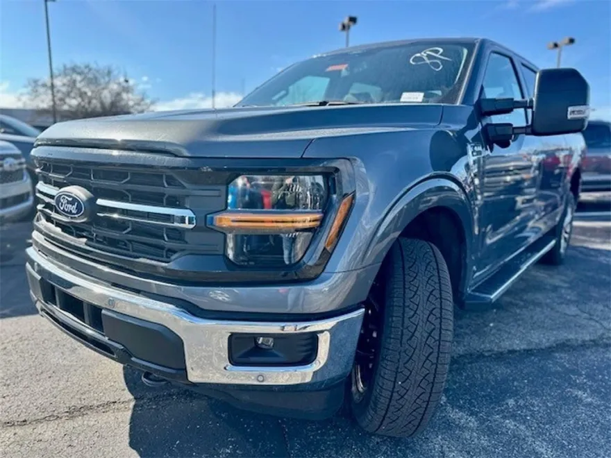 2025 Ford F-150 XLT photo 1