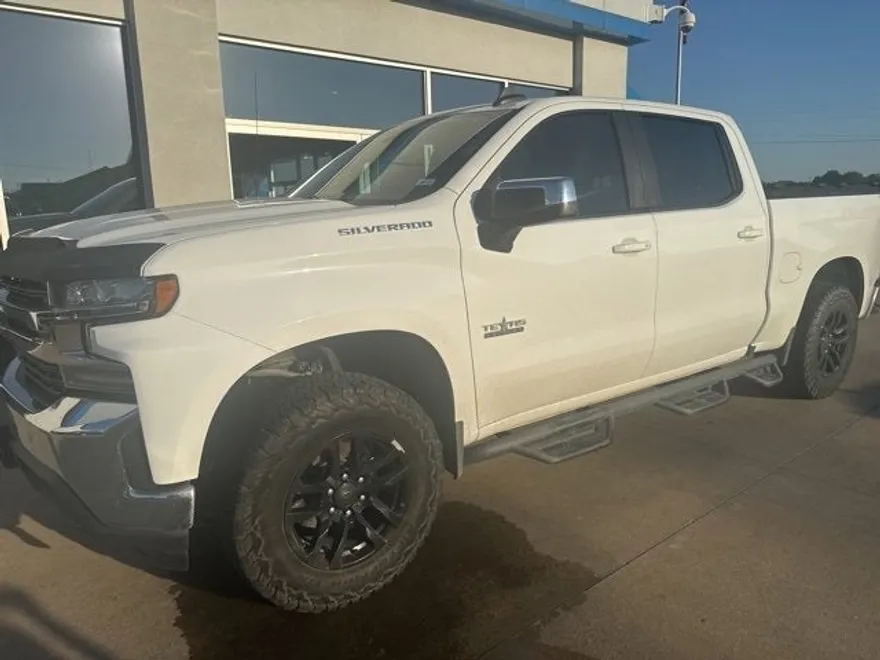 2021 Chevrolet Silverado 1500 LT photo 1