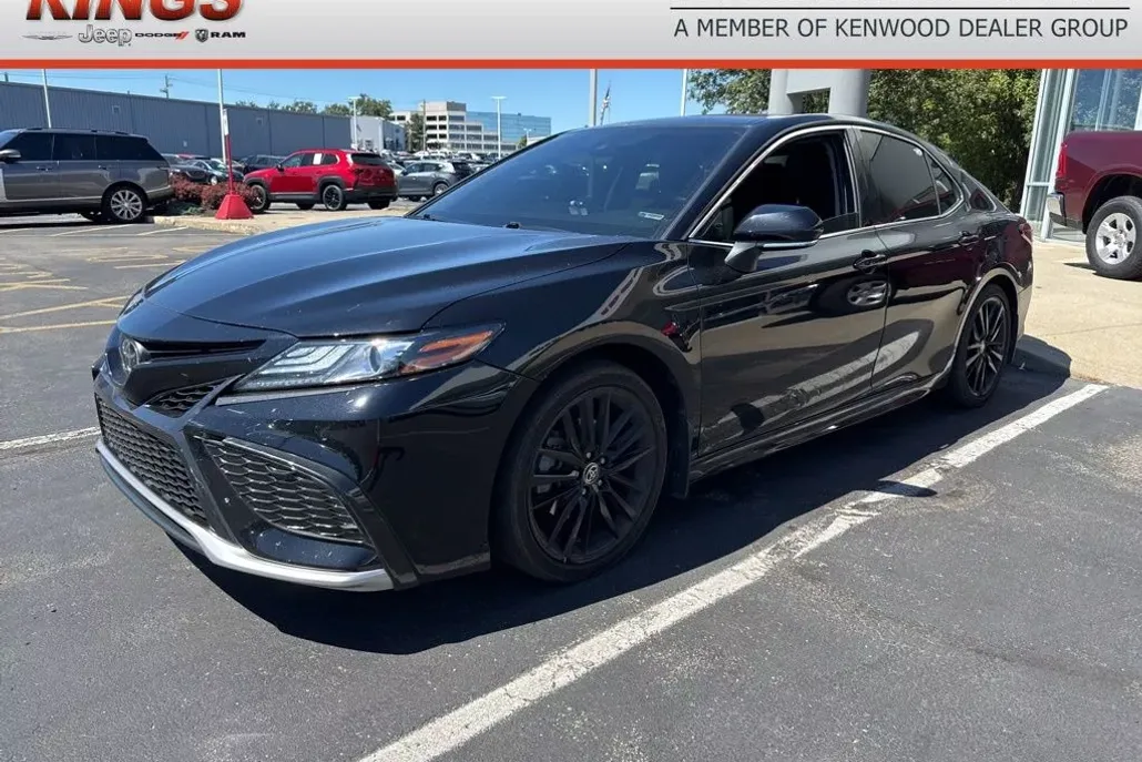 2023 Toyota Camry XSE photo 1