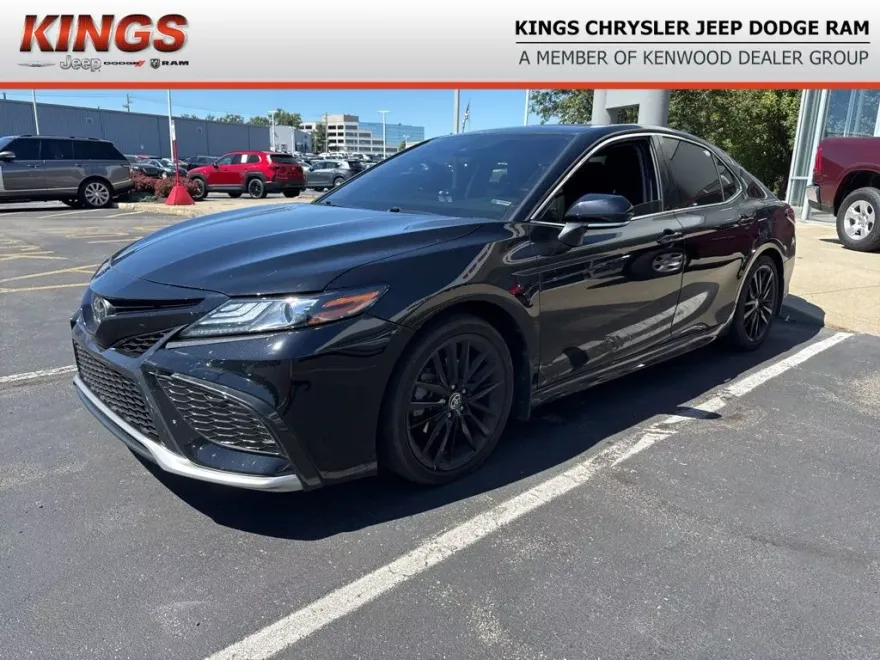 2023 Toyota Camry XSE photo 1