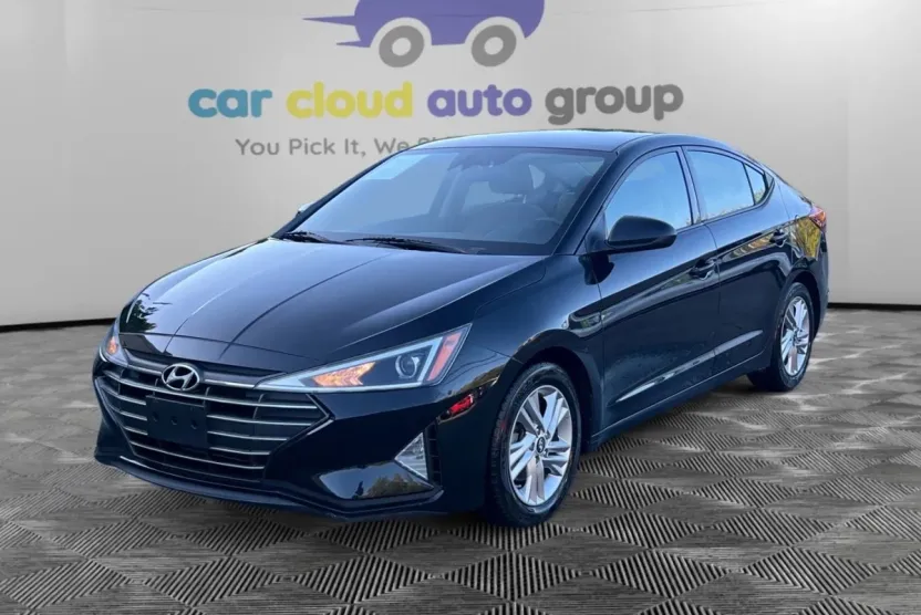 2020 Hyundai Elantra SEL photo 1