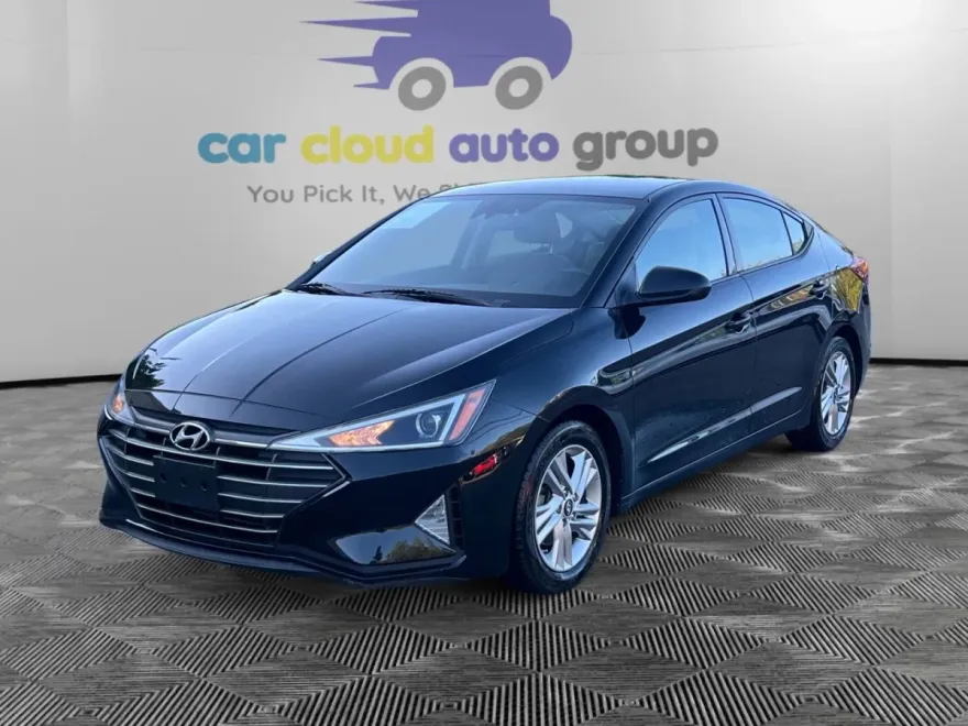 2020 Hyundai Elantra SEL photo 1