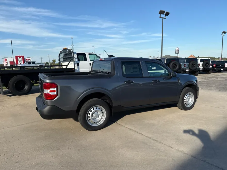2025 Ford Maverick XL photo 1