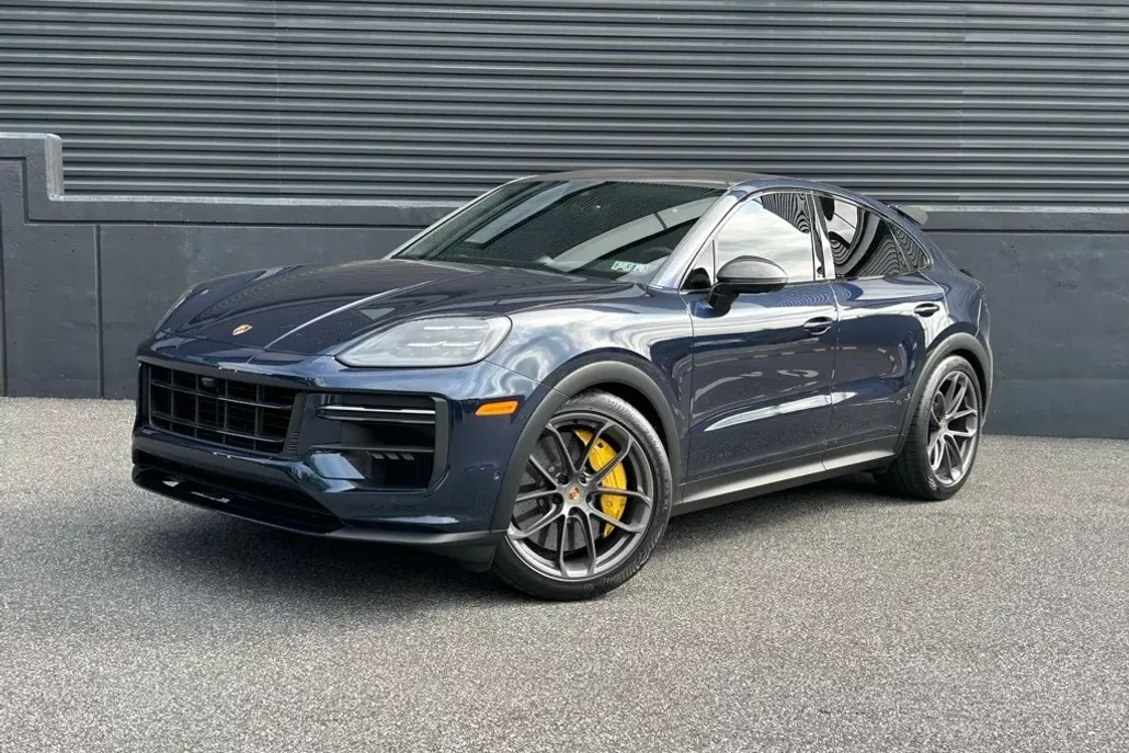 2025 Porsche Cayenne Coupe Turbo GT photo 1