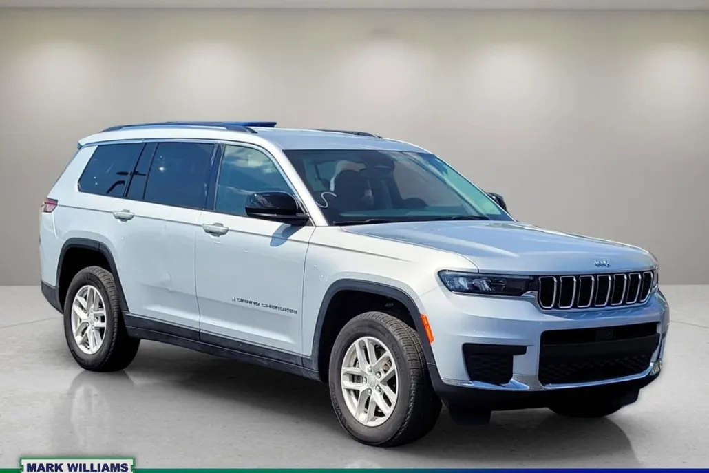 2024 Jeep Grand Cherokee Laredo photo 1