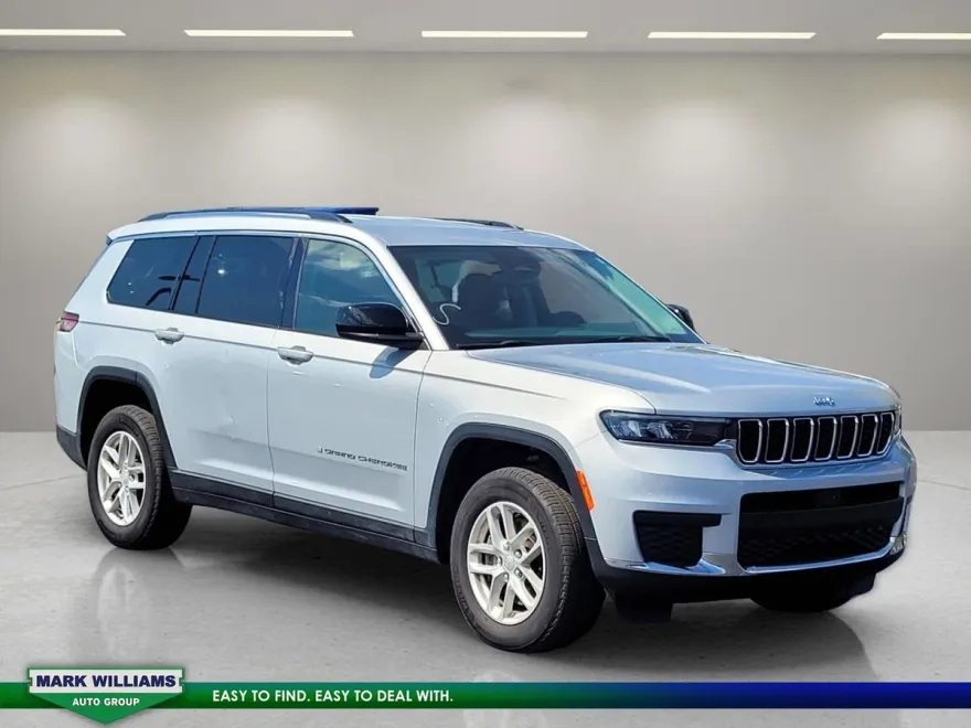 2024 Jeep Grand Cherokee Laredo photo 1