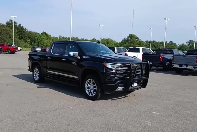 2025 Chevrolet Silverado 1500 High Country photo 1