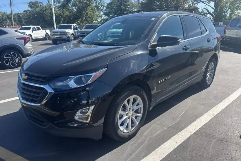 2018 Chevrolet Equinox LT photo 1