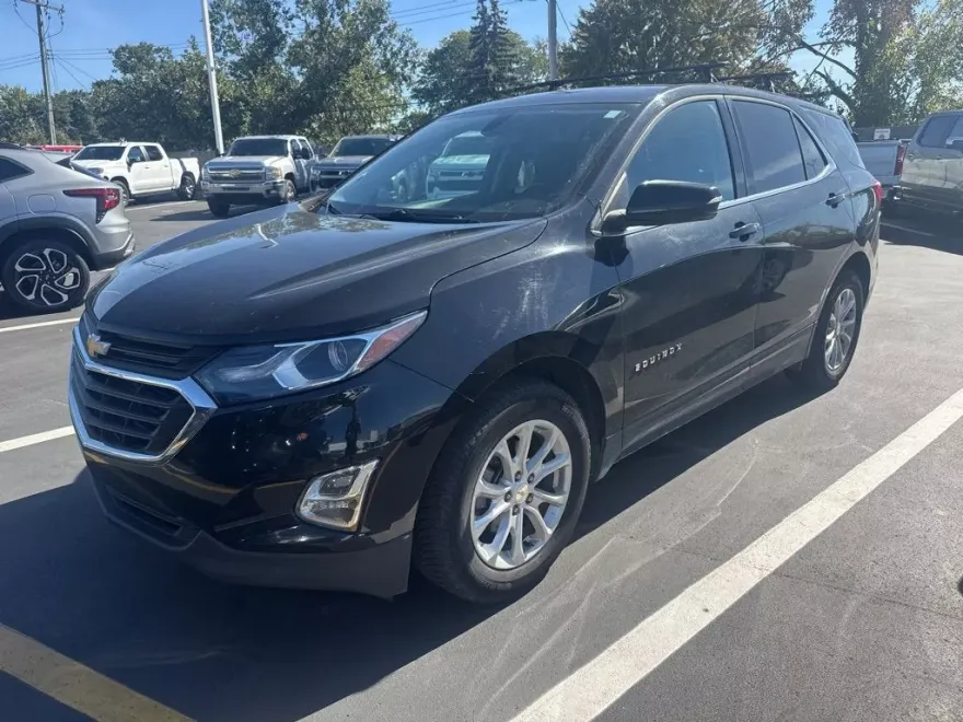 2018 Chevrolet Equinox LT photo 1