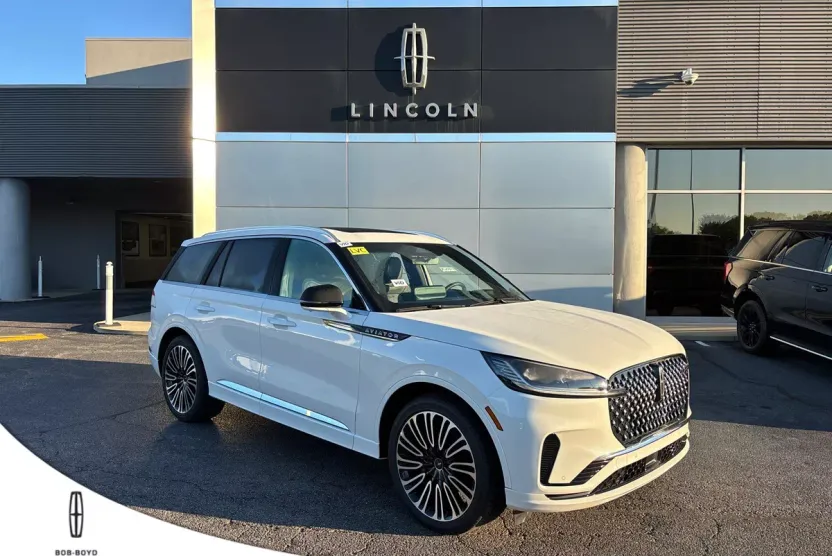 2025 Lincoln Aviator Black Label photo 1