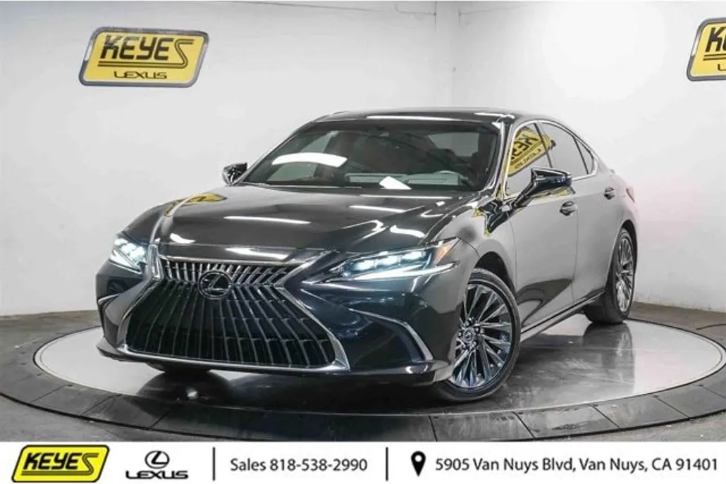 2025 Lexus ES 300h Luxury photo 1