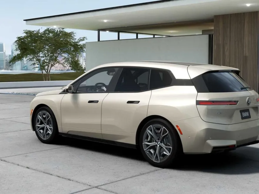 2026 Bmw iX photo 1