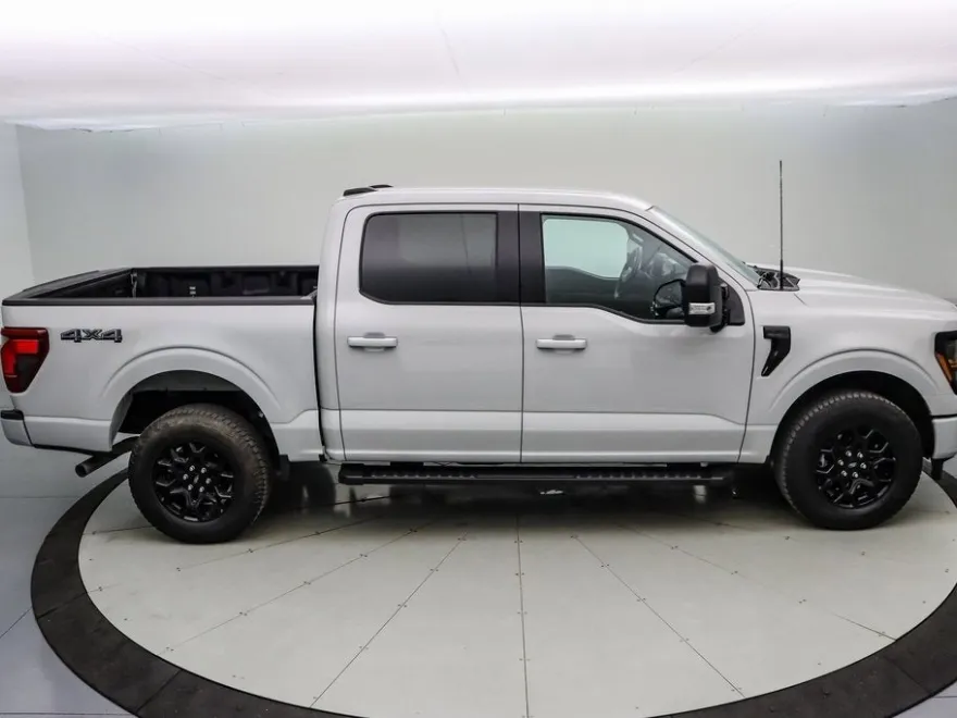 2024 Ford F-150 XLT photo 1