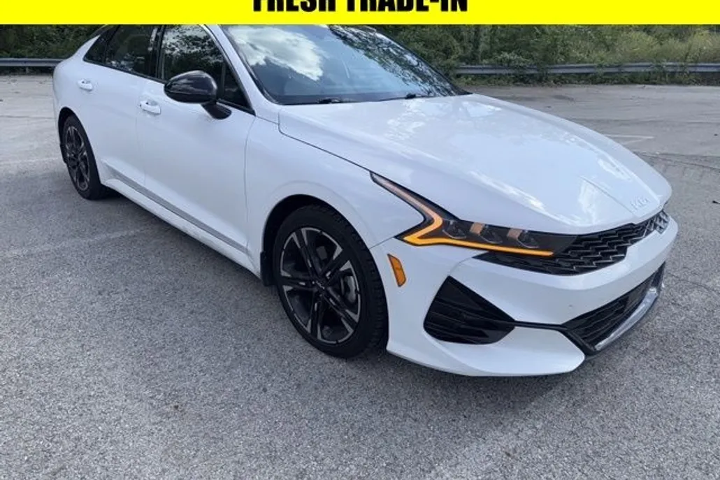 2023 Kia K5 GT-Line photo 1