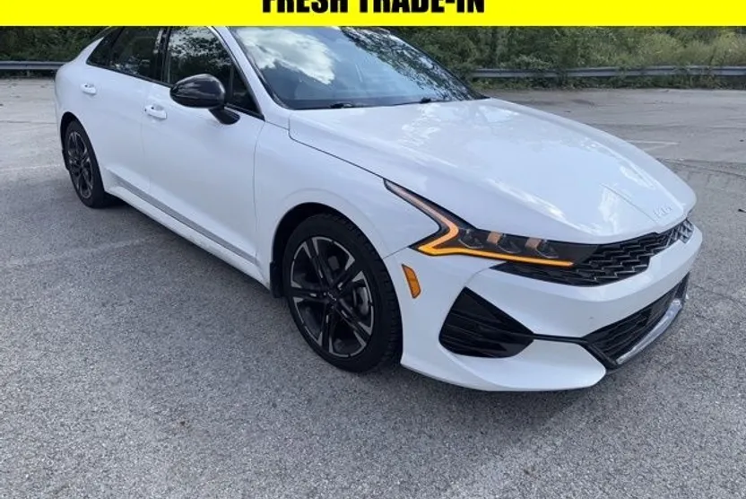 2023 Kia K5 GT-Line photo 1