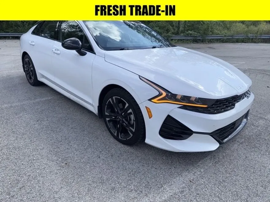 2023 Kia K5 GT-Line photo 1