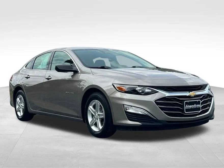 2023 Chevrolet Malibu LS photo 1