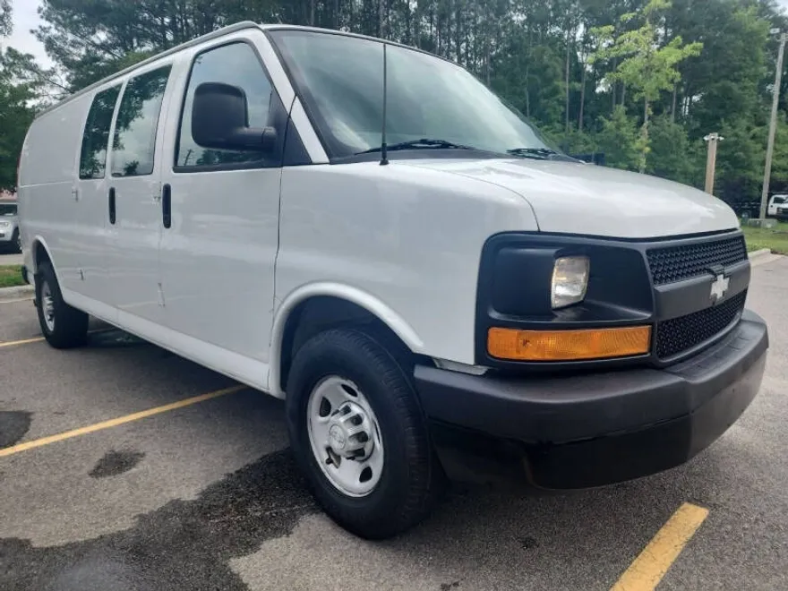 2015 Chevrolet Express 2500 Cargo Van photo 1
