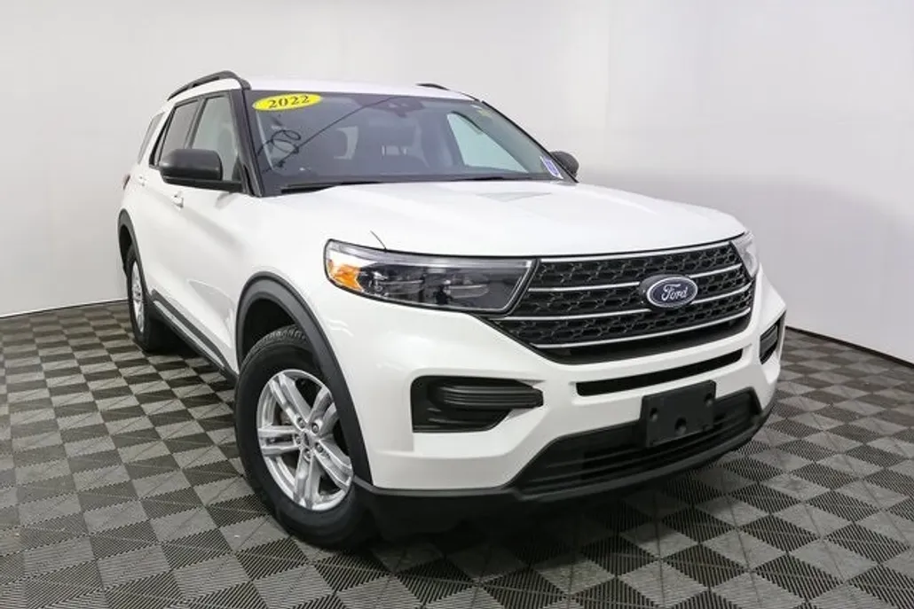 2022 Ford Explorer XLT photo 1