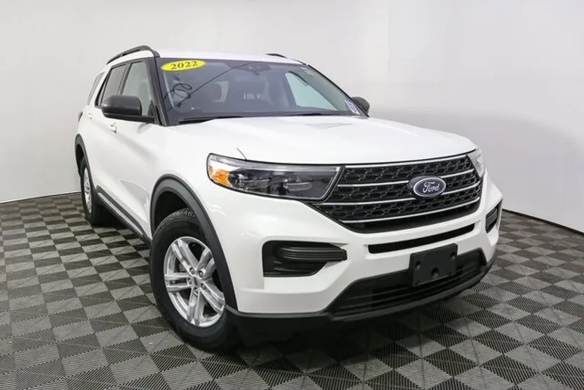 2022 Ford Explorer XLT photo 1