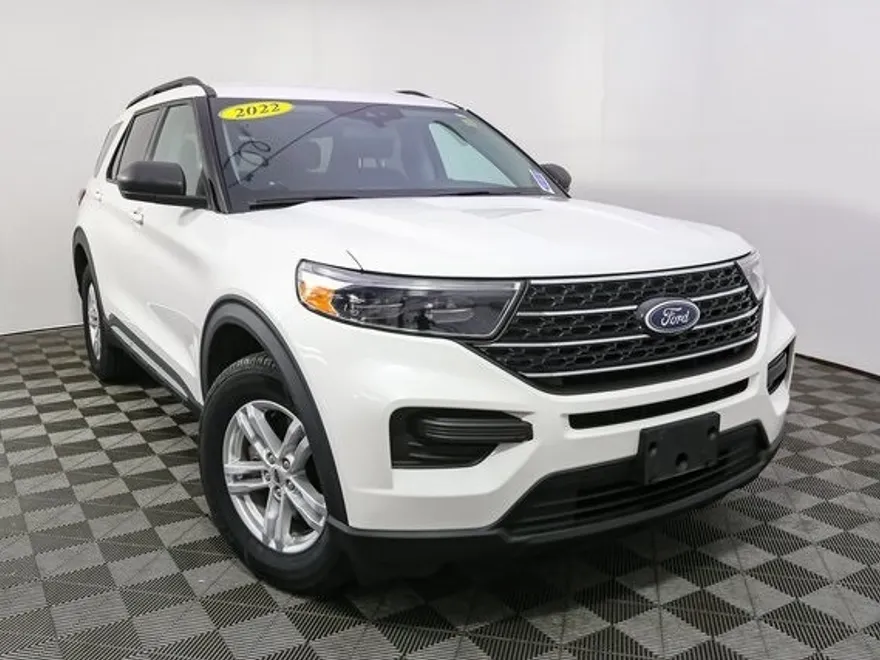 2022 Ford Explorer XLT photo 1