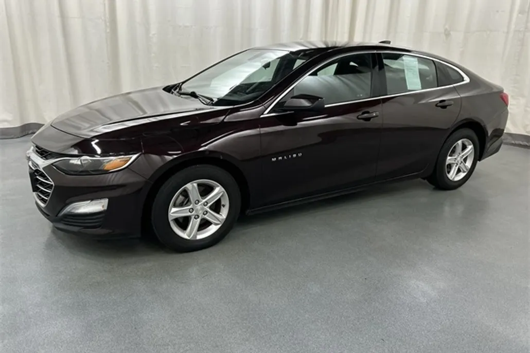 2021 Chevrolet Malibu LS photo 1