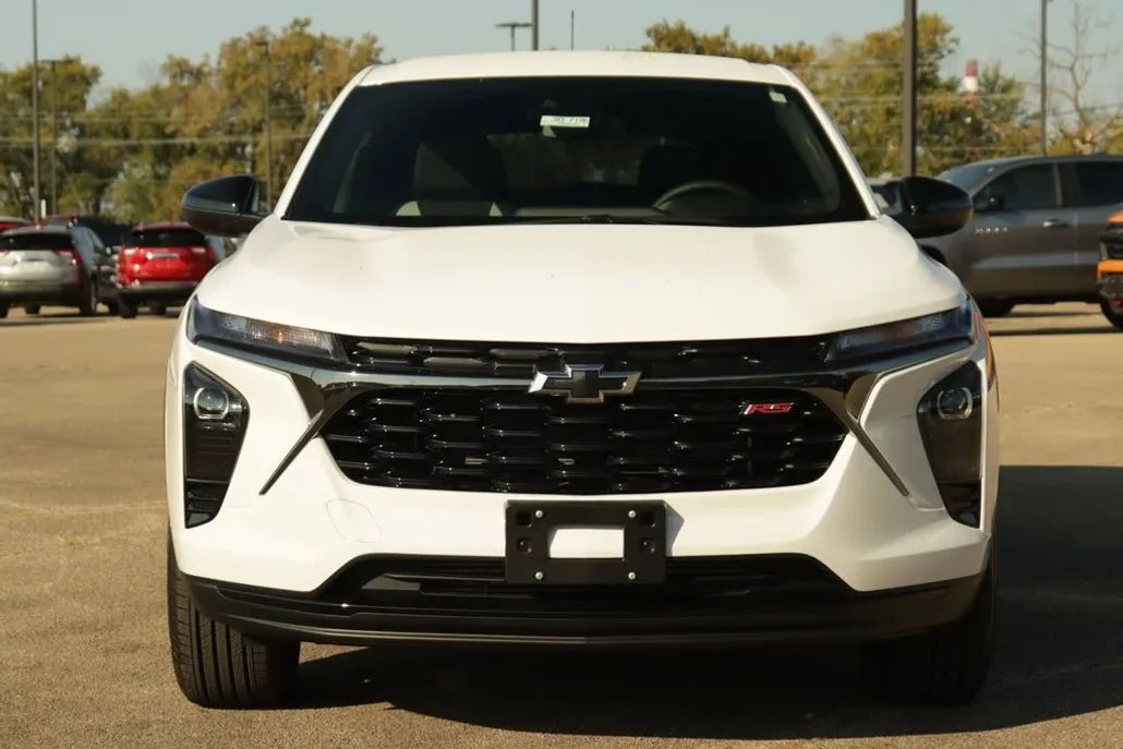 2025 Chevrolet Trax photo 1