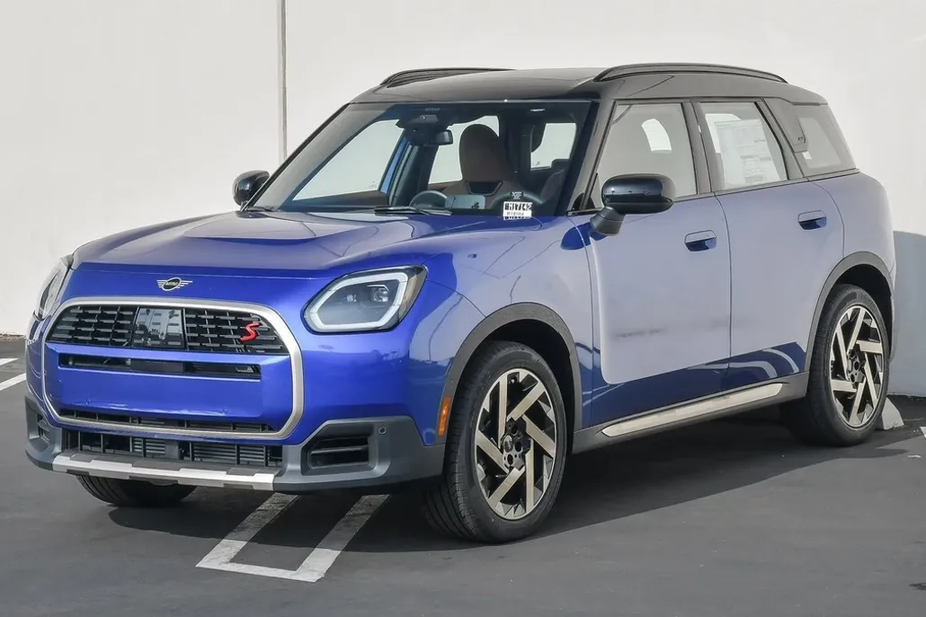 2025 Mini Countryman Signature photo 1