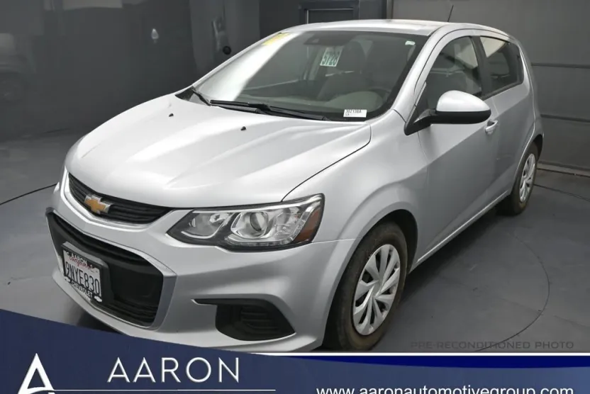 2020 Chevrolet Sonic LT photo 1