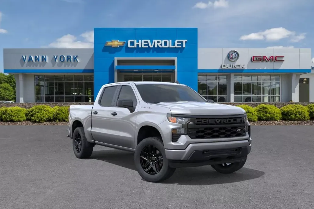 2025 Chevrolet Silverado 1500 Custom photo 1