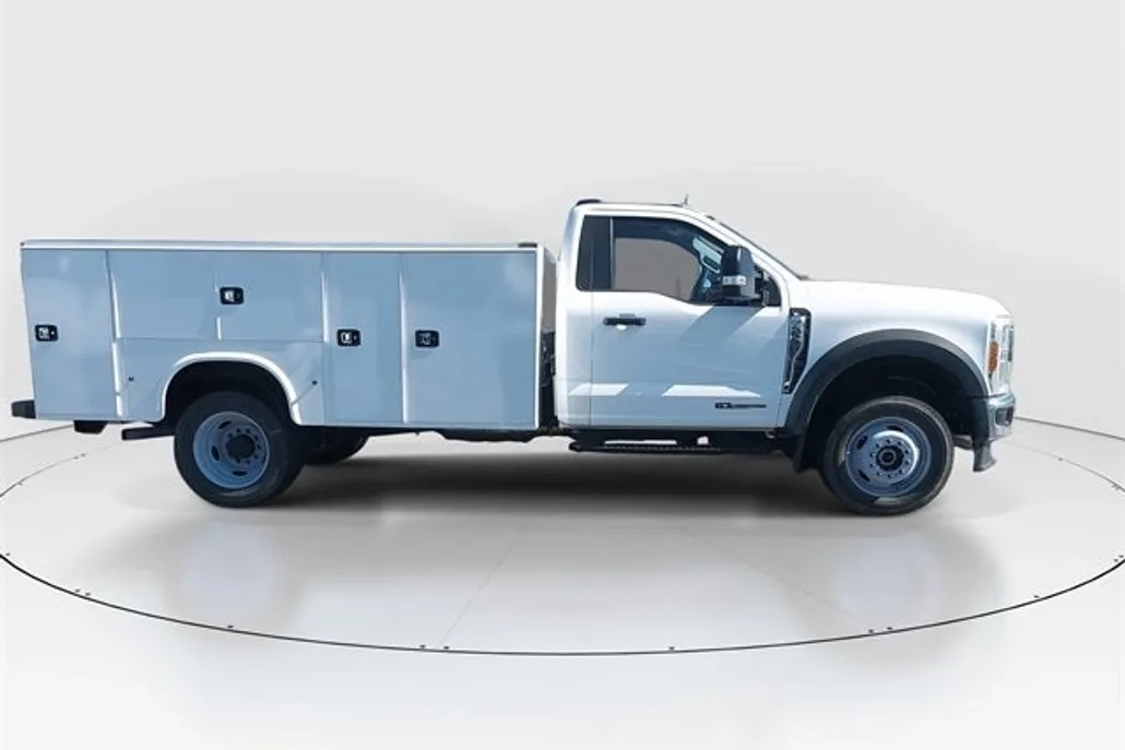 2023 Ford F-550 XL photo 1