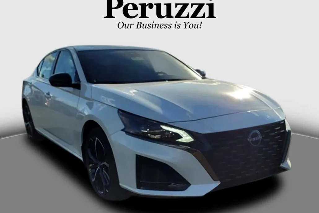 2025 Nissan Altima 2.5 SR photo 1