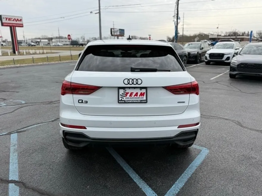 2025 Audi Q3 S line Premium photo 1