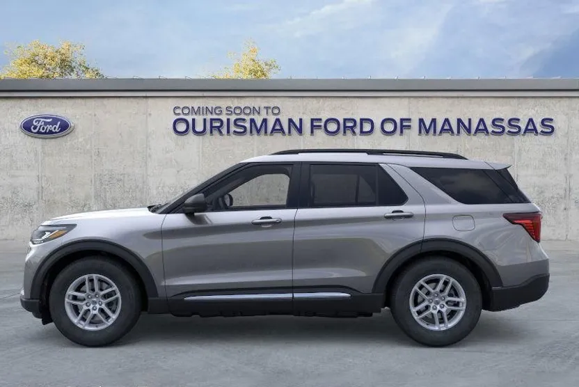 2025 Ford Explorer photo 1