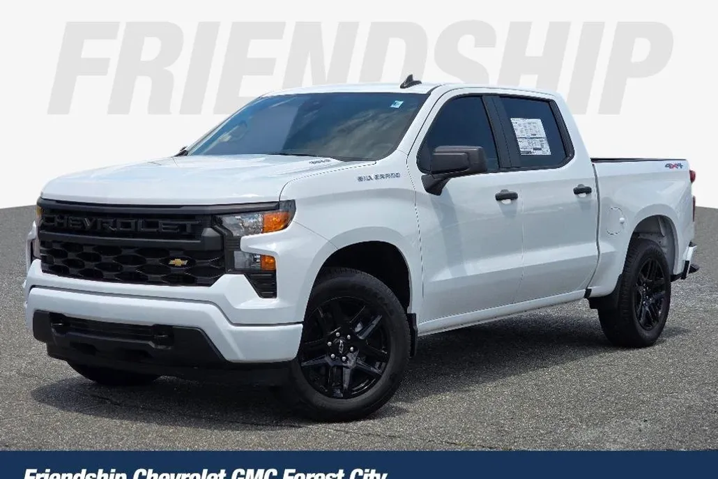2025 Chevrolet Silverado 1500 Custom photo 1