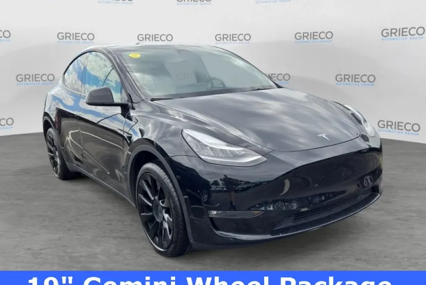 2023 Tesla Model Y Long Range photo 1