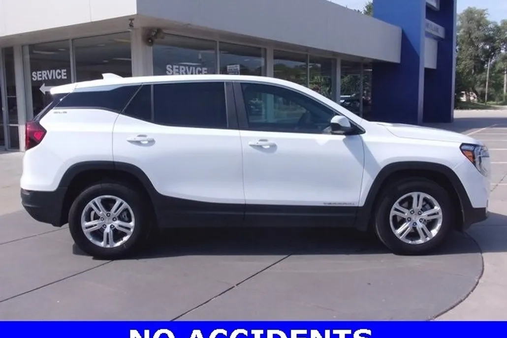 2024 Gmc Terrain SLE photo 1