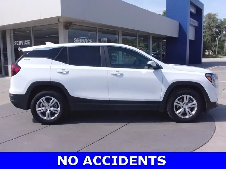 2024 Gmc Terrain SLE photo 1