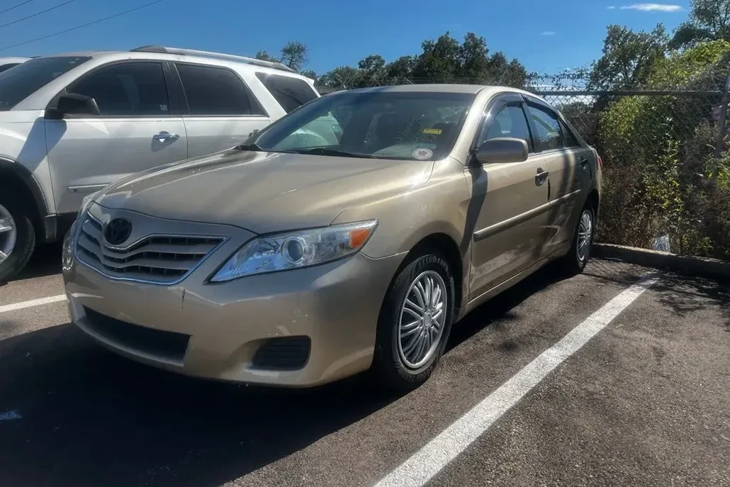 2010 Toyota Camry Base photo 1
