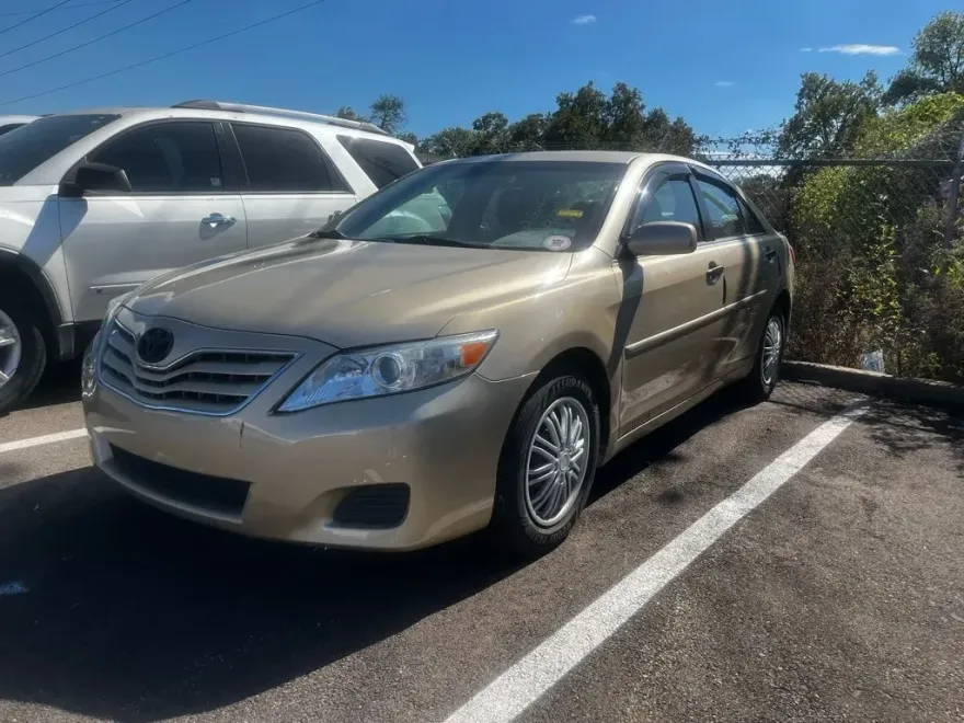 2010 Toyota Camry Base photo 1