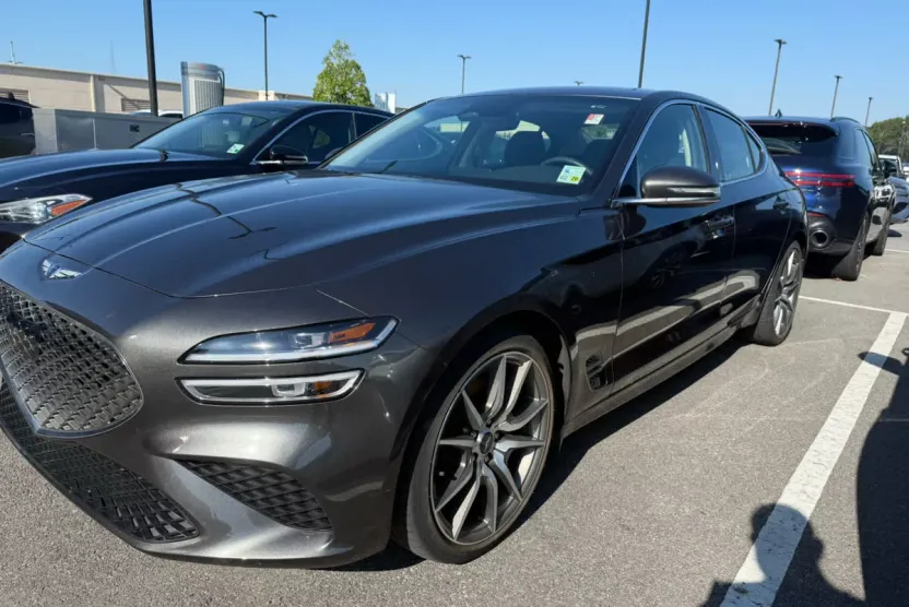 2023 Genesis G70 2.0T photo 1