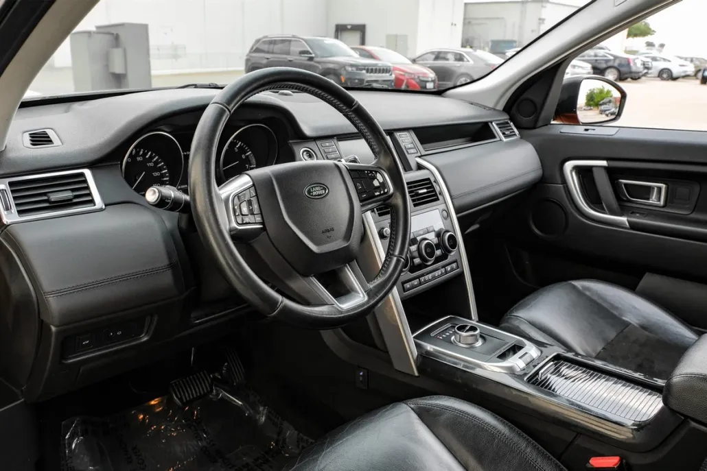 2016 Land Rover Discovery Sport SE photo 1