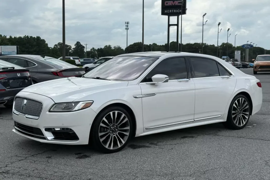 2019 Lincoln Continental Reserve photo 1