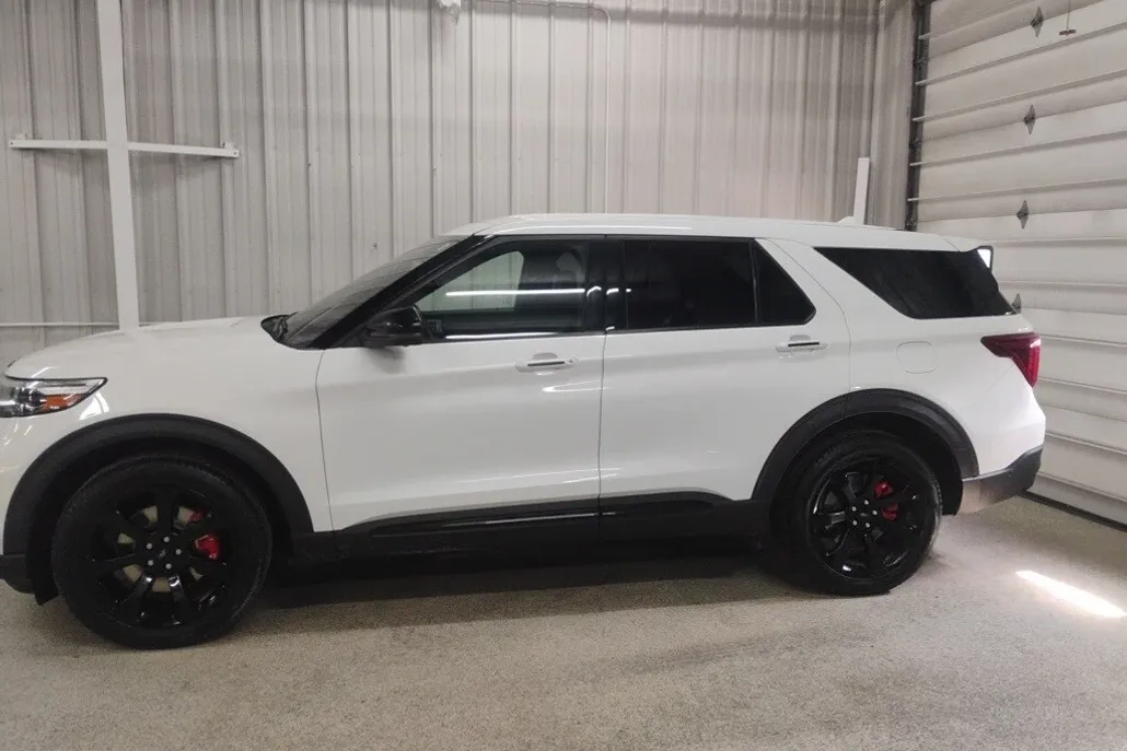 2021 Ford Explorer ST photo 1