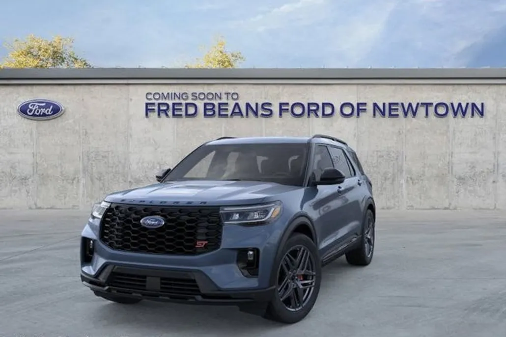 2025 Ford Explorer ST photo 1