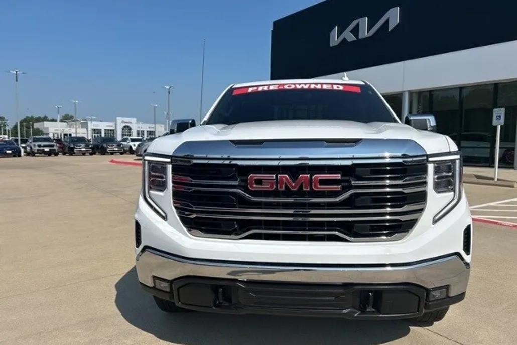 2024 Gmc Sierra 1500 SLT photo 1